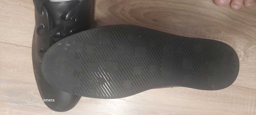 Pantofi  nr 40 din piele