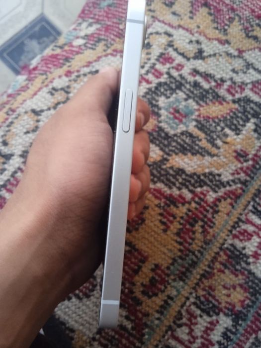 Iphone 16e sotiladi