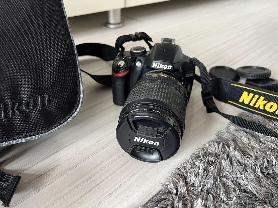 Фотоапарат Nikon D3200 с обектив