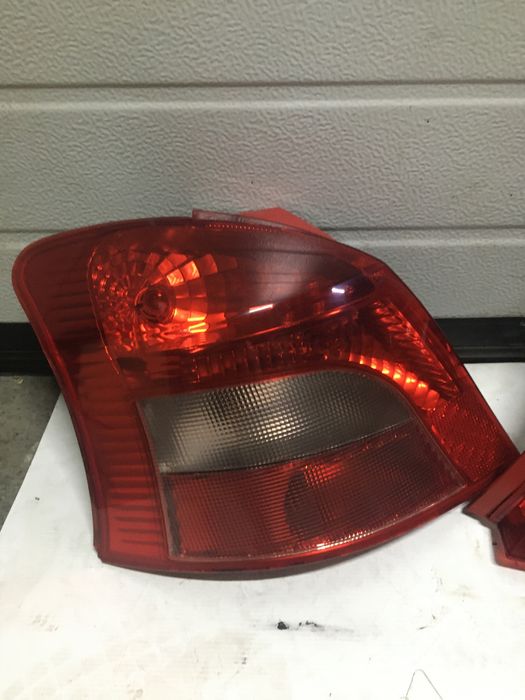 Stopuri/Triple Toyota Yaris P9. 2005-2009. Volan stinga.