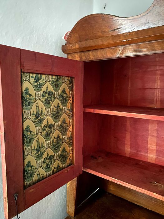 Mobilier autentic taranesc (dulap)cu vitralii (100 ani stare perfecta)