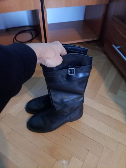 Cizme de piele, NOI, mărime 37, firma BBUp, 42  lei