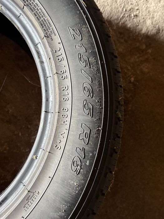 Продам шины 215,65,16