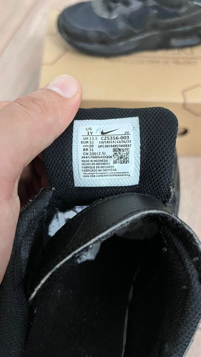 Кроссы Nike оригинал размер 32