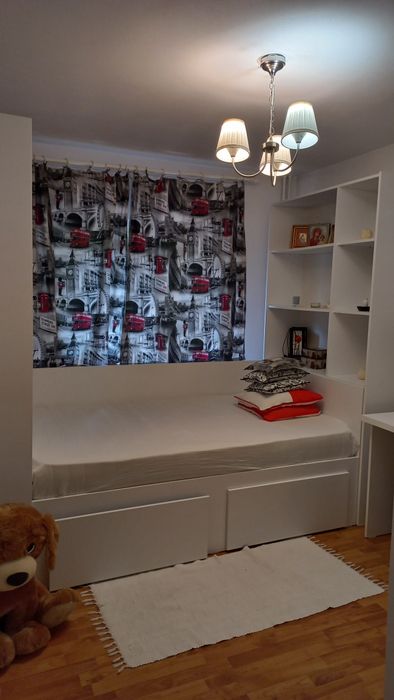 Inchiriez apartament 3 camere