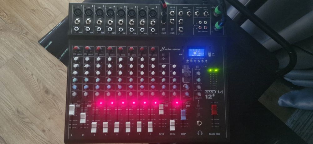 Vand mixer audio Studiomaster CLUB XS12+