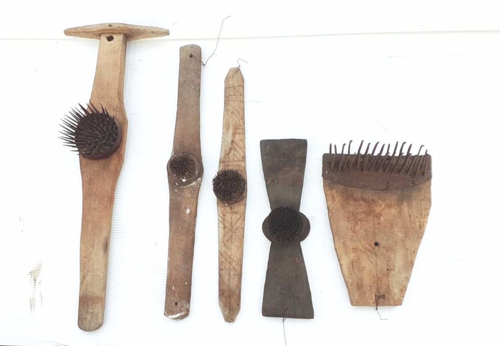 Jug din lemn pentru boi si pieptan (ragila) pentru canepa