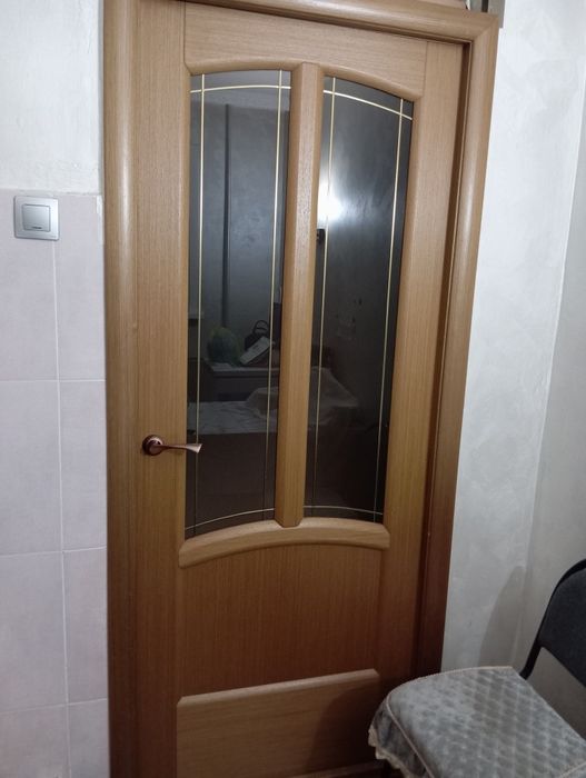 Продам двери из натурального дерево