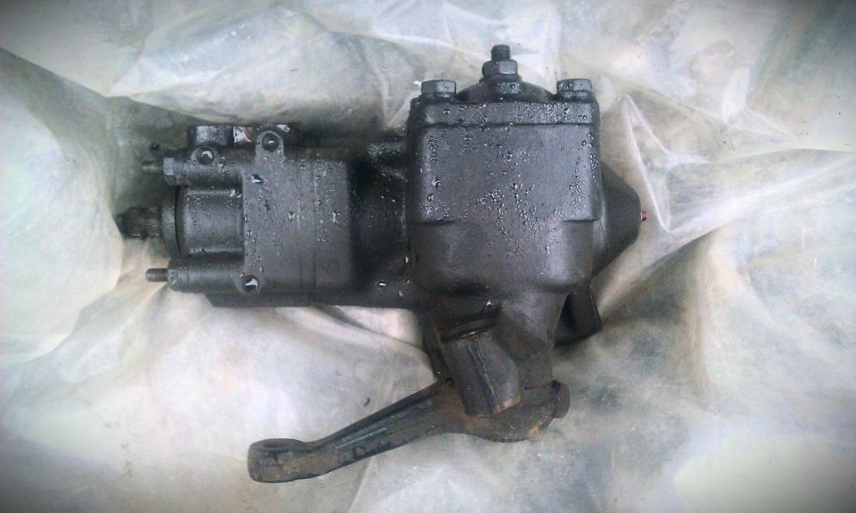 Продам рулевой редуктор бмв е34