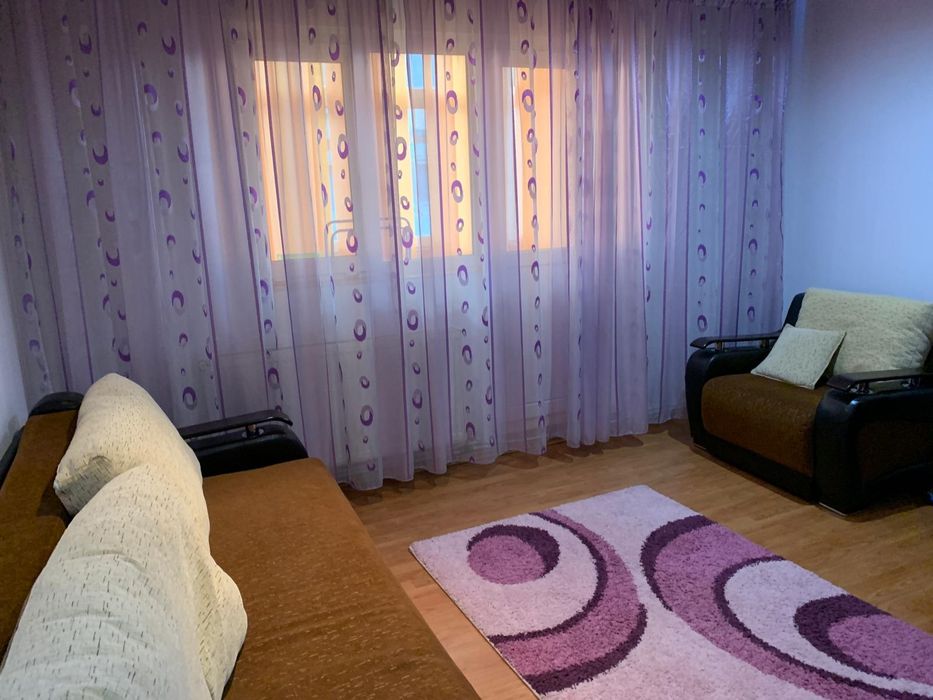 Vând apartament mobilat