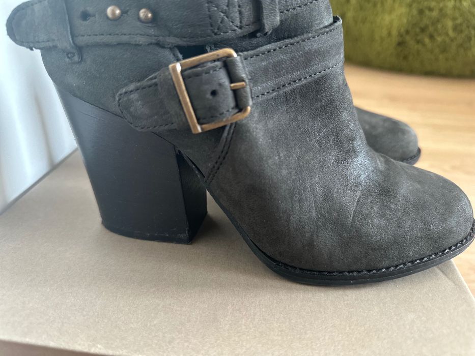 Дамски обувки - естествена кожа Bata