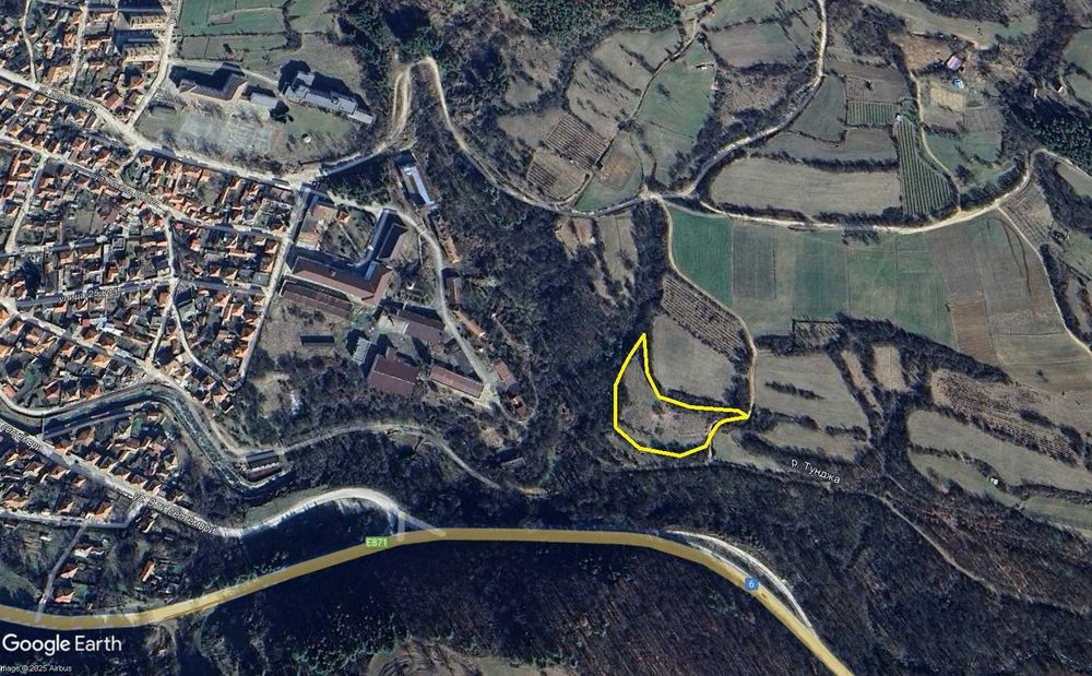 Продава се Земеделски имот в Калофер -  кв.м за 1326 €/дка - Снимка #4