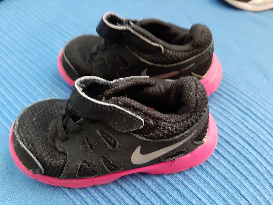 Papuci / adidasi fetita 22