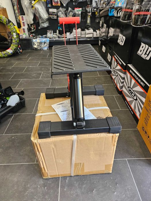 Стойки  за  мотор