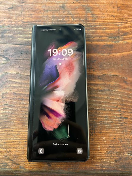 Samsung galaxy z fold 3