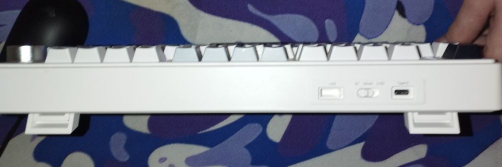 Продам клавиатуру aula f75