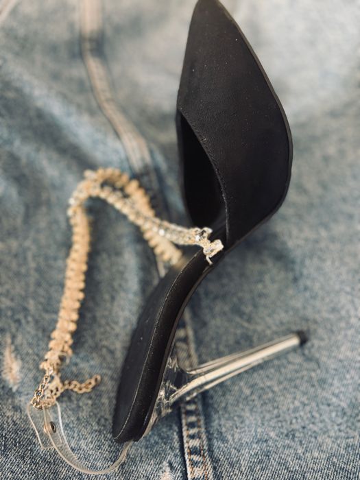 Pantofi stiletto