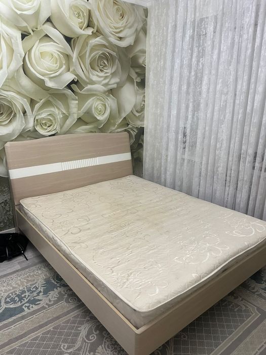 Двухспальная кровать