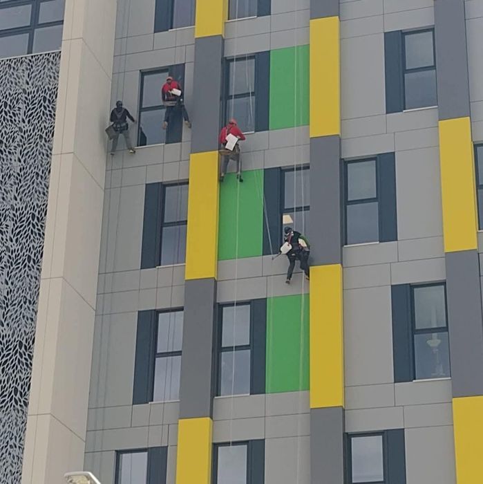 Alpiniști utilitari – servicii profesionale la înălțime