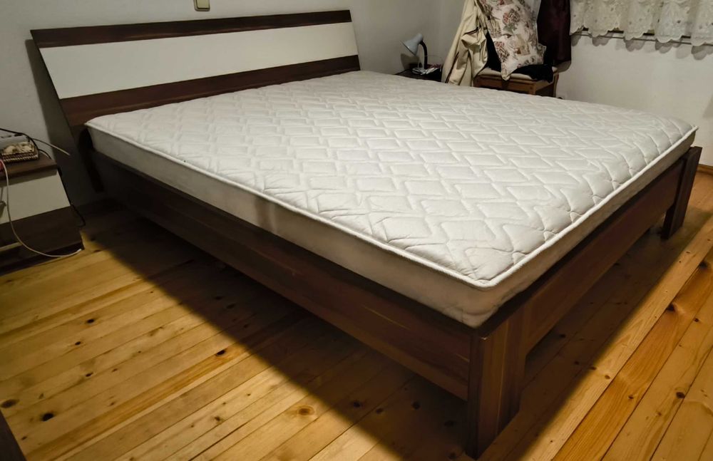 Легло/спалня 160х200 см комплект с матрак в много добро състояние