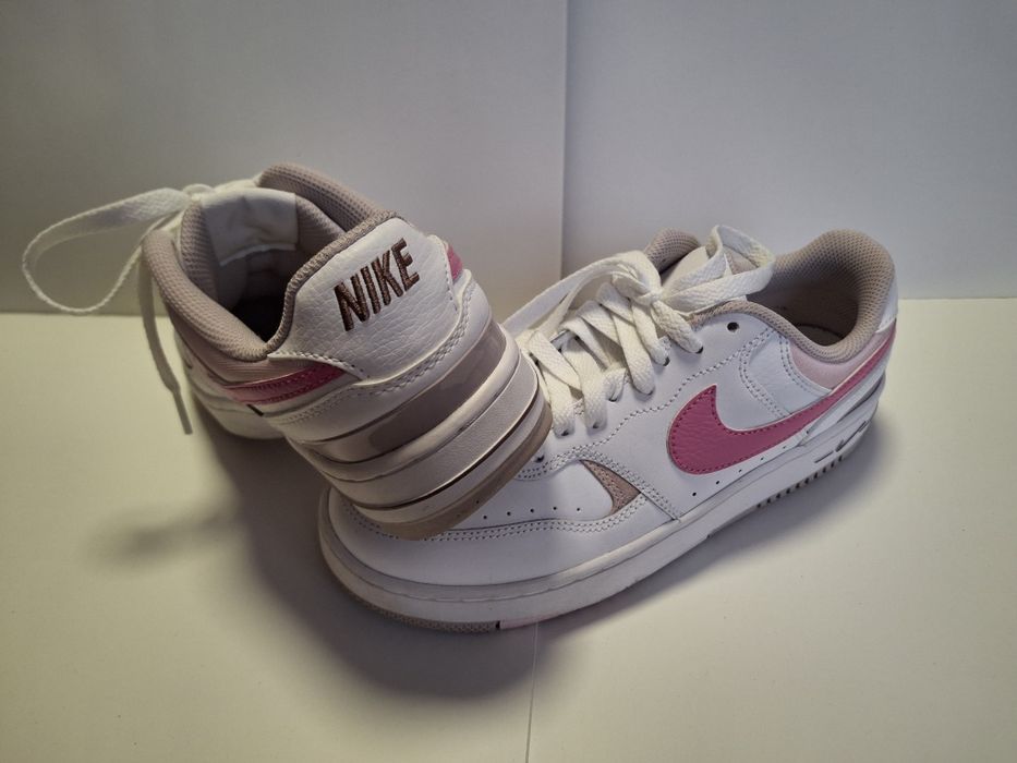 Pantofi Nike dama