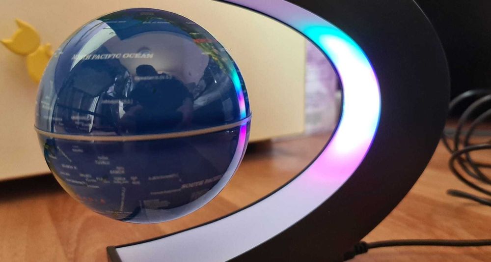 Glob pamantesc cu levitație magnetică, produs nou