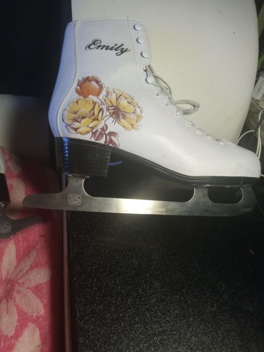 Коньки фигурные 41размер