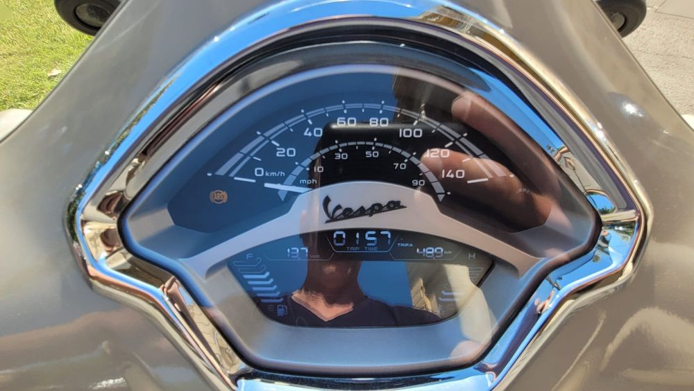 Vespa 310 GTS.       .