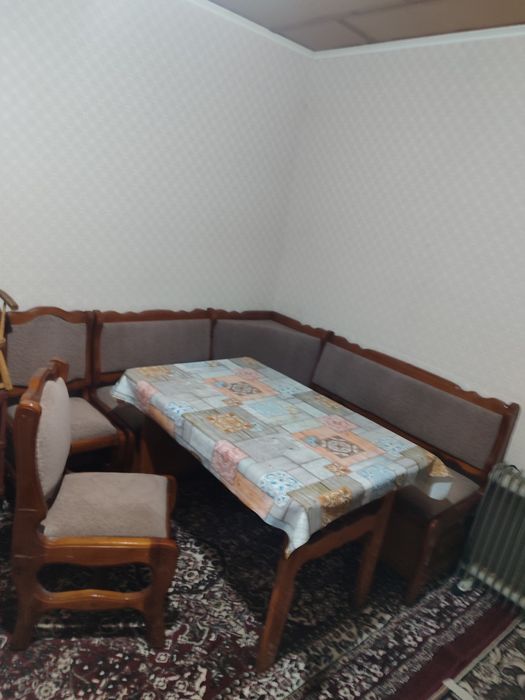 Уголок сотилади йонгокдан