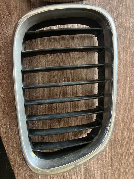 Решетки радиатора BMW E53 хром