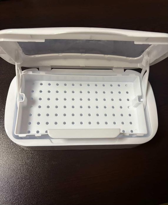 Кутия за дезинфекция на инструменти