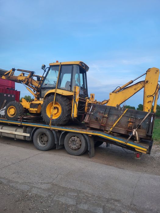 Dezmembrez buldoexcavator jcb 3 cx