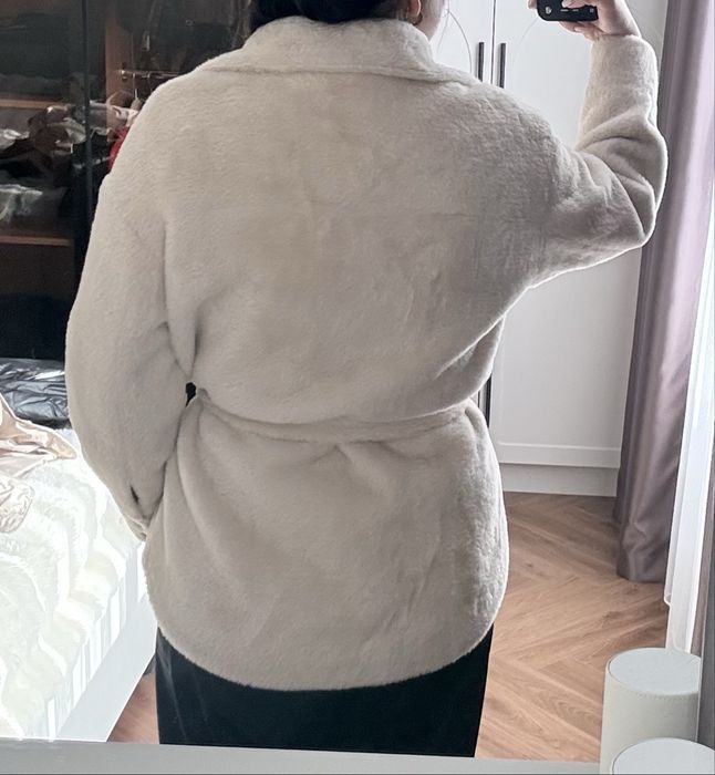 Продам куртки и альпаку