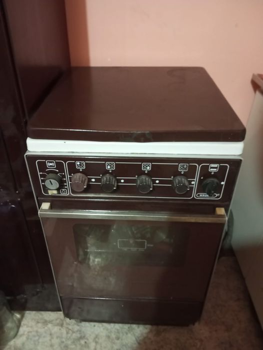 Продам газовую плиту