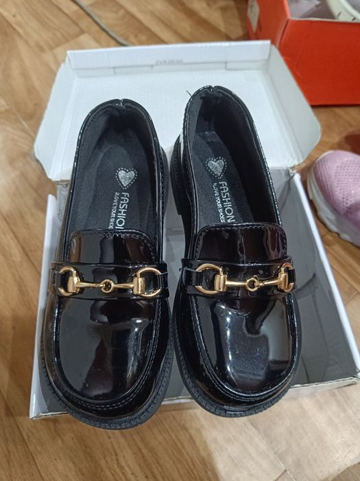 Туфли (лоферы) новые 31 размер