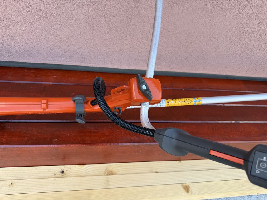 Husqvarna motocoasa pe acumulatori
