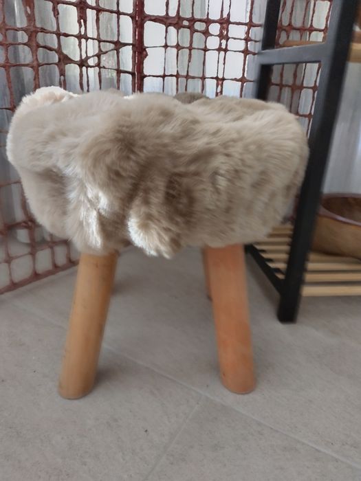 Трикрако столче ( табуретка ) от Перу