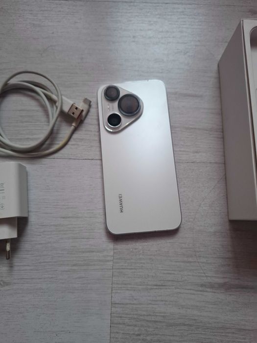 Huawei p70 Pura. .
