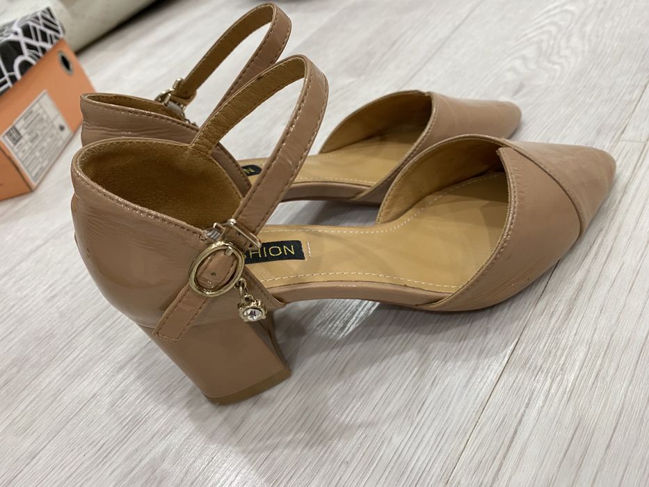 нежный туфли