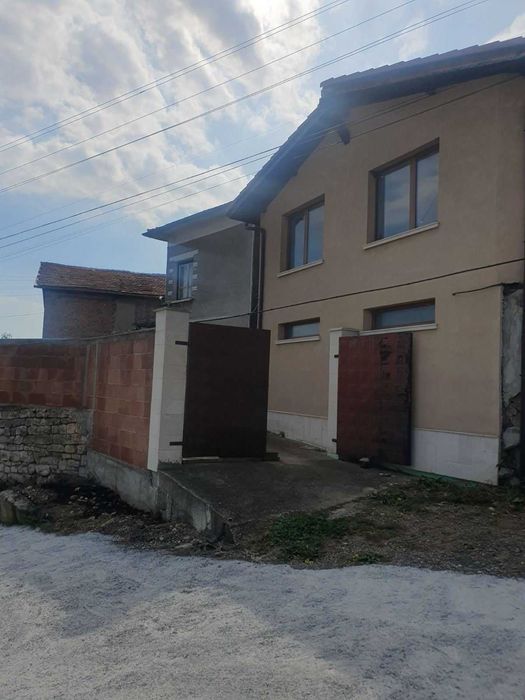 Продава се Къща в с. Челопек, Област Враца - 253 кв.м за 302 €/кв.м - Снимка #1