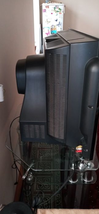 Телевизор ROISON+подставка