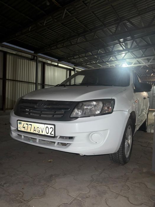 Машина Lada Granta