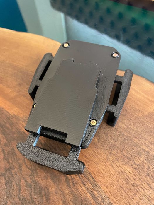 Стойка за телефон Passat b6/b7/CC + Подарък