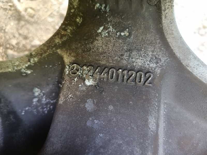 Продам оригинальные легкосплавные диски на Mercedes 124