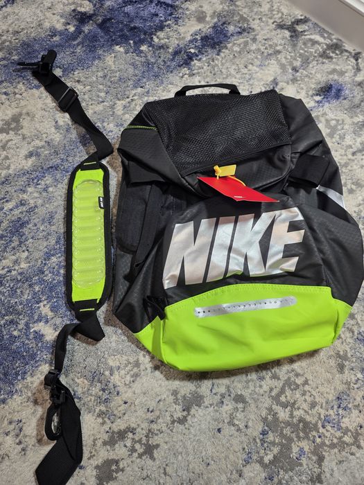 Geanta nike ,noua