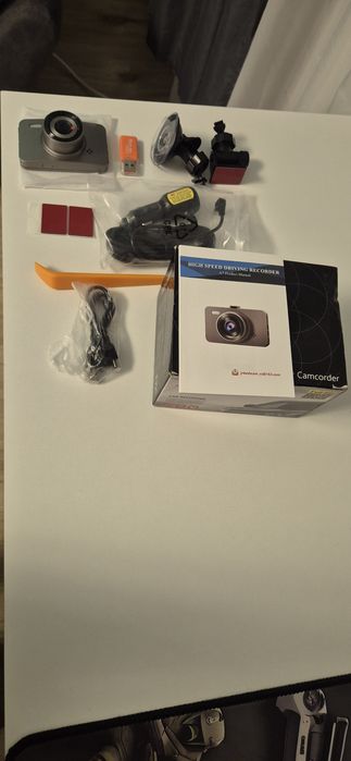 Cameră auto dashcam Full HD 1080P + card 64GB inclus - NOUĂ