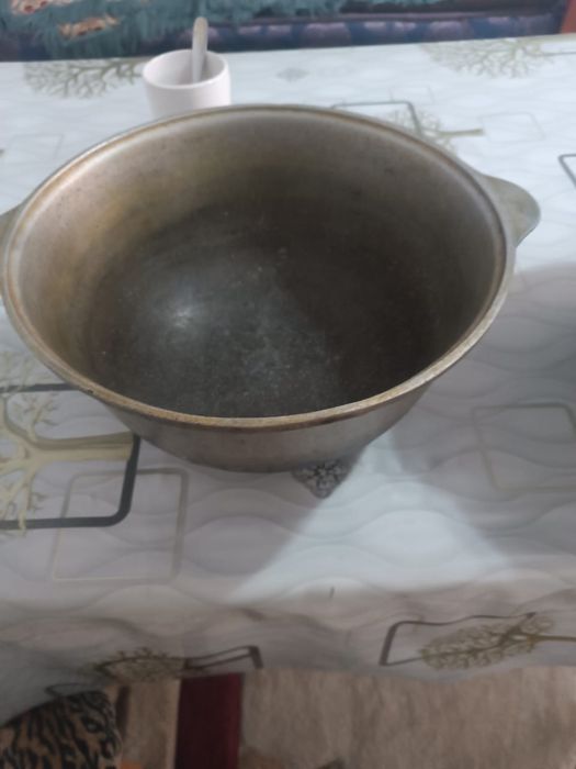 Продам казаны сковородку