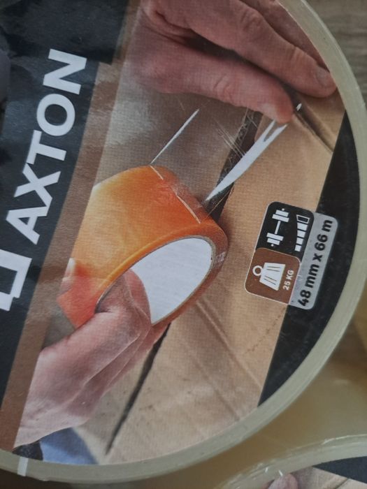 Bandă adezivă pentru ambalare.