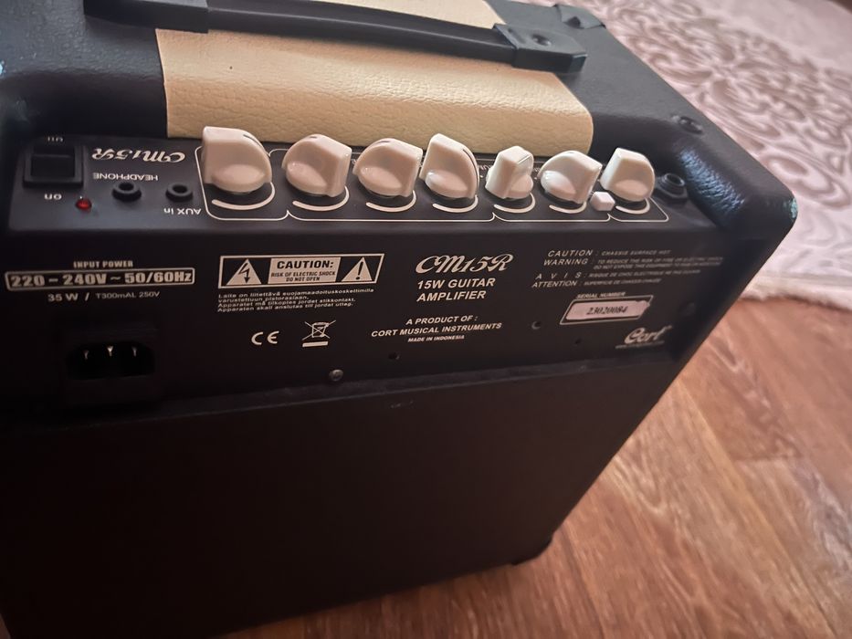 Продается комбоусилитель