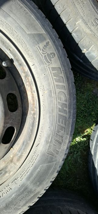 Vând urgent jante cu anvelope de vară ford focus 2